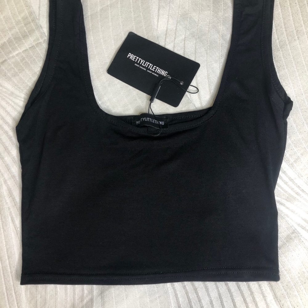 Prettylittlething Crop top